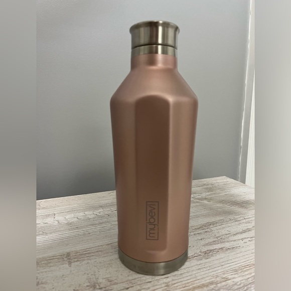MyBevi blush/rose gold insulated bottle - Picture 1 of 2